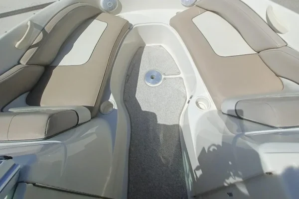 Sea Ray 200 Sundeck - Image 14