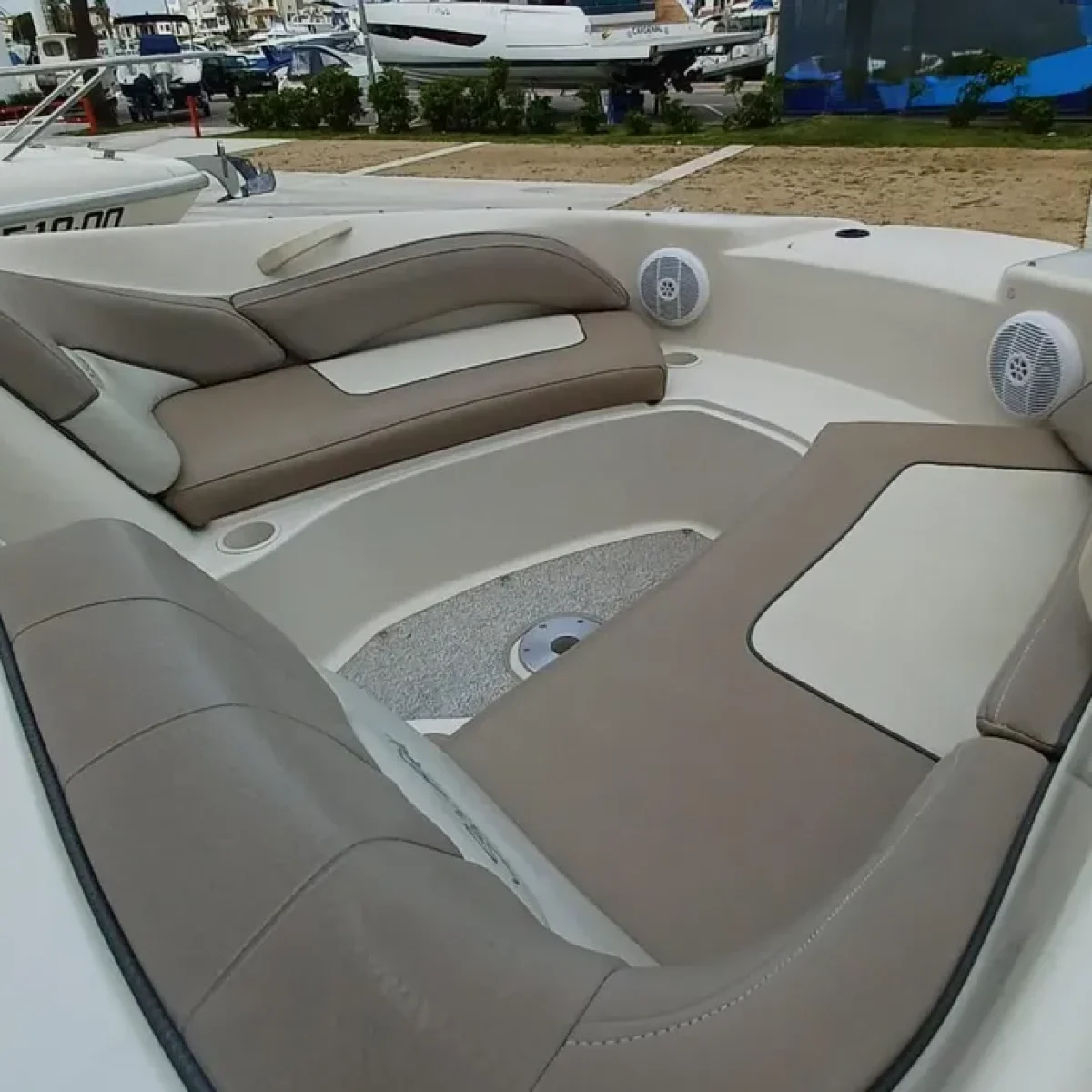 2004-sea-ray-200-sundeck-power-9753503-20250410061219010-1_XLARGE