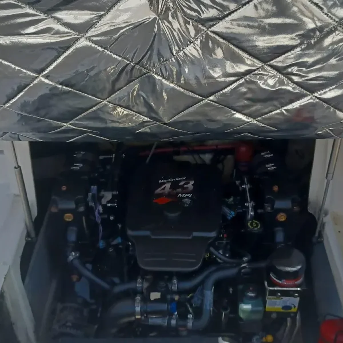 2004-sea-ray-200-sundeck-power-9753503-20250424085416595-1_XLARGE