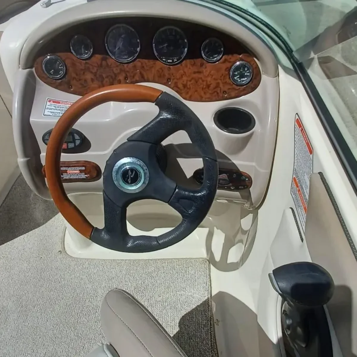 2004-sea-ray-200-sundeck-power-9753503-20250424085419643-1_XLARGE