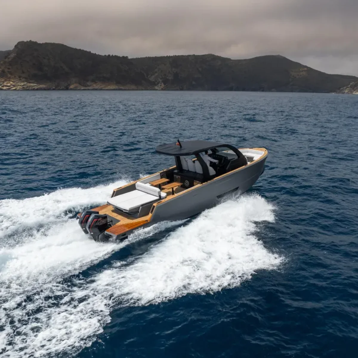 2024-maxim-yachts-neo-43-race-power-9469674-20240716080059654-1_XLARGE.jpg
