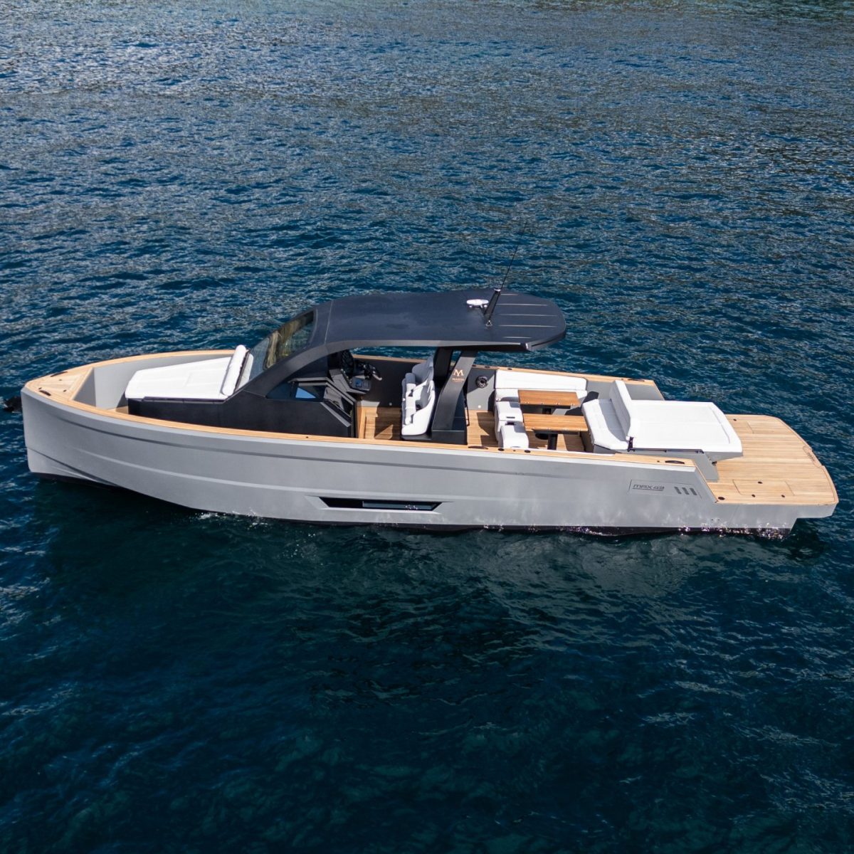 max43_comfort_side_008